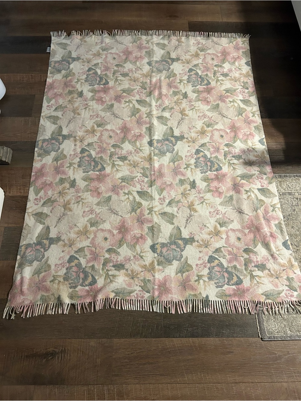 elav brand Floral Fringe Throw Blanket in Pink and Green